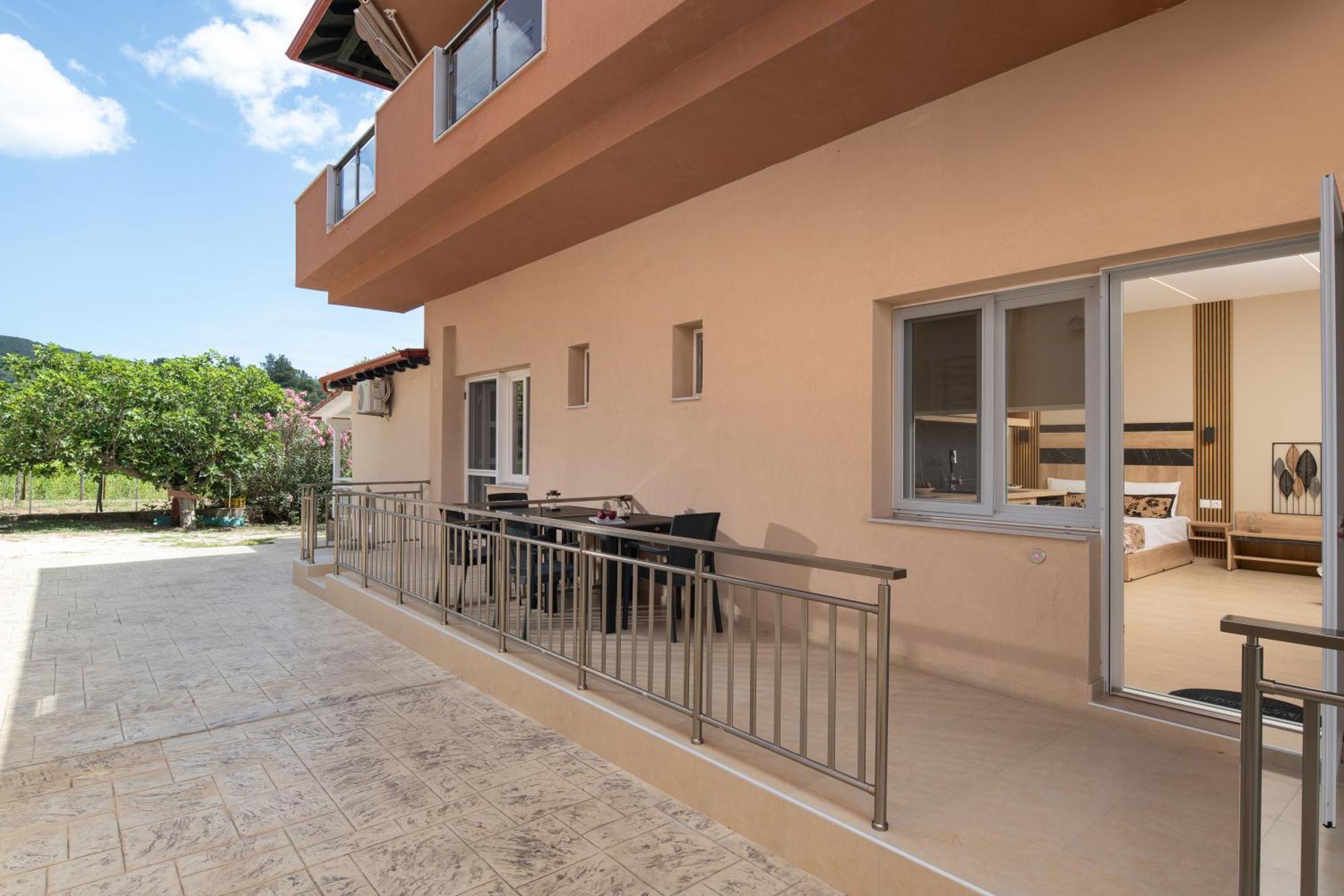 Studio Giannis Toroni Luaran gambar